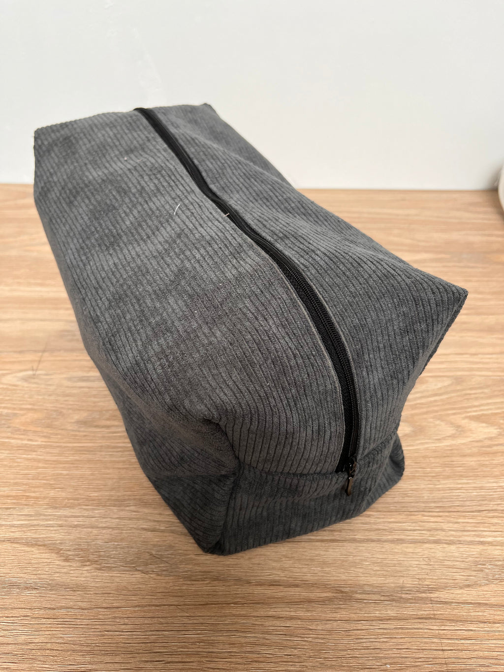 Trousse de toilette en velours côtelé