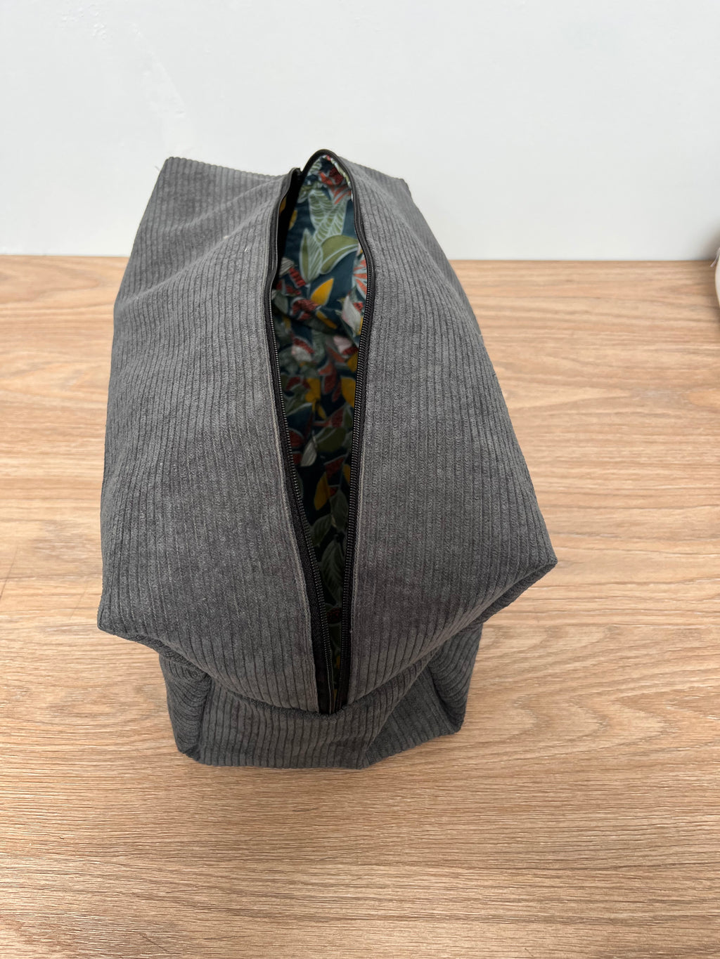 Trousse de toilette en velours côtelé