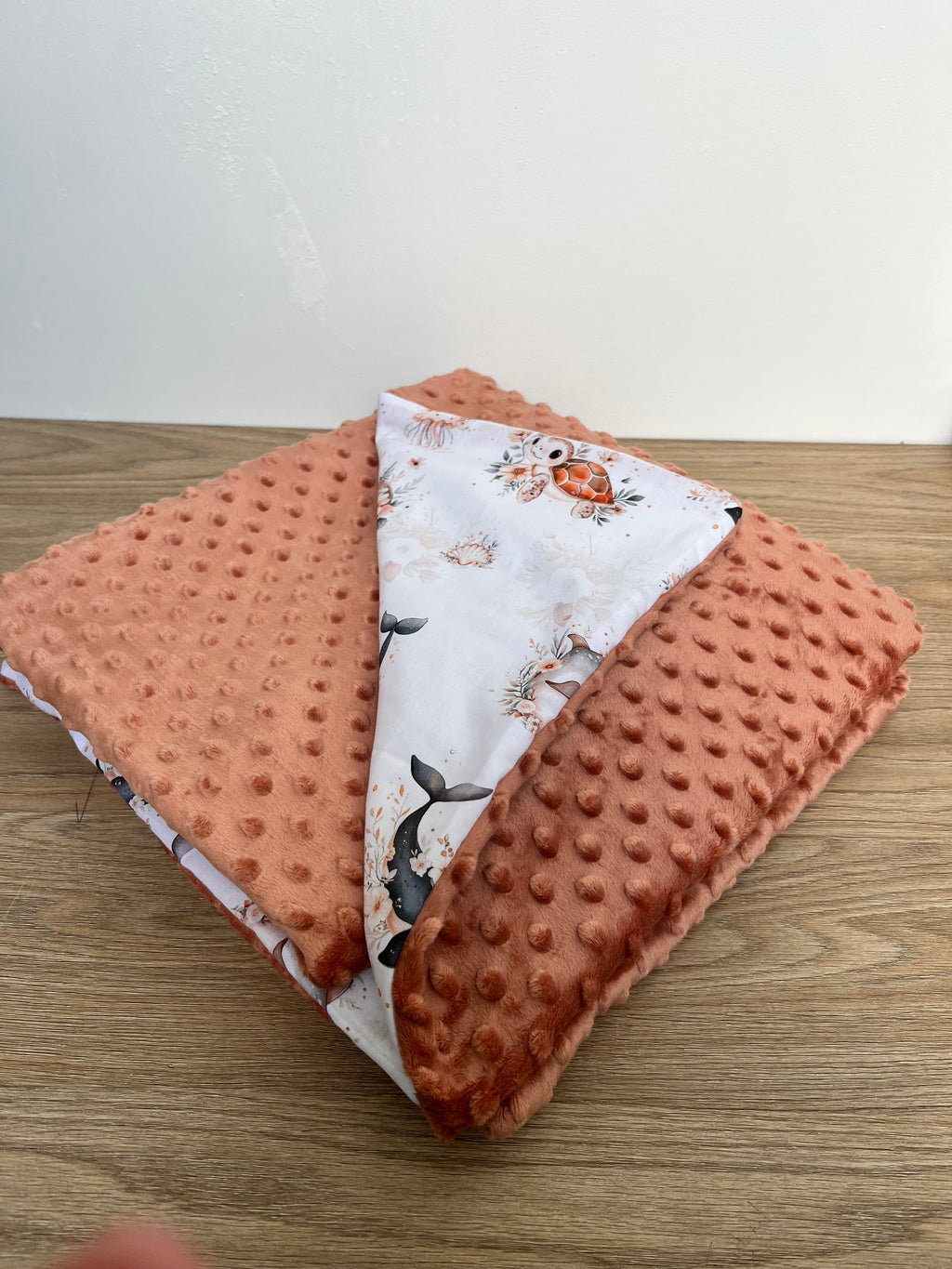 Couverture bébé océan – Faite main, doublée polaire & minky bubble