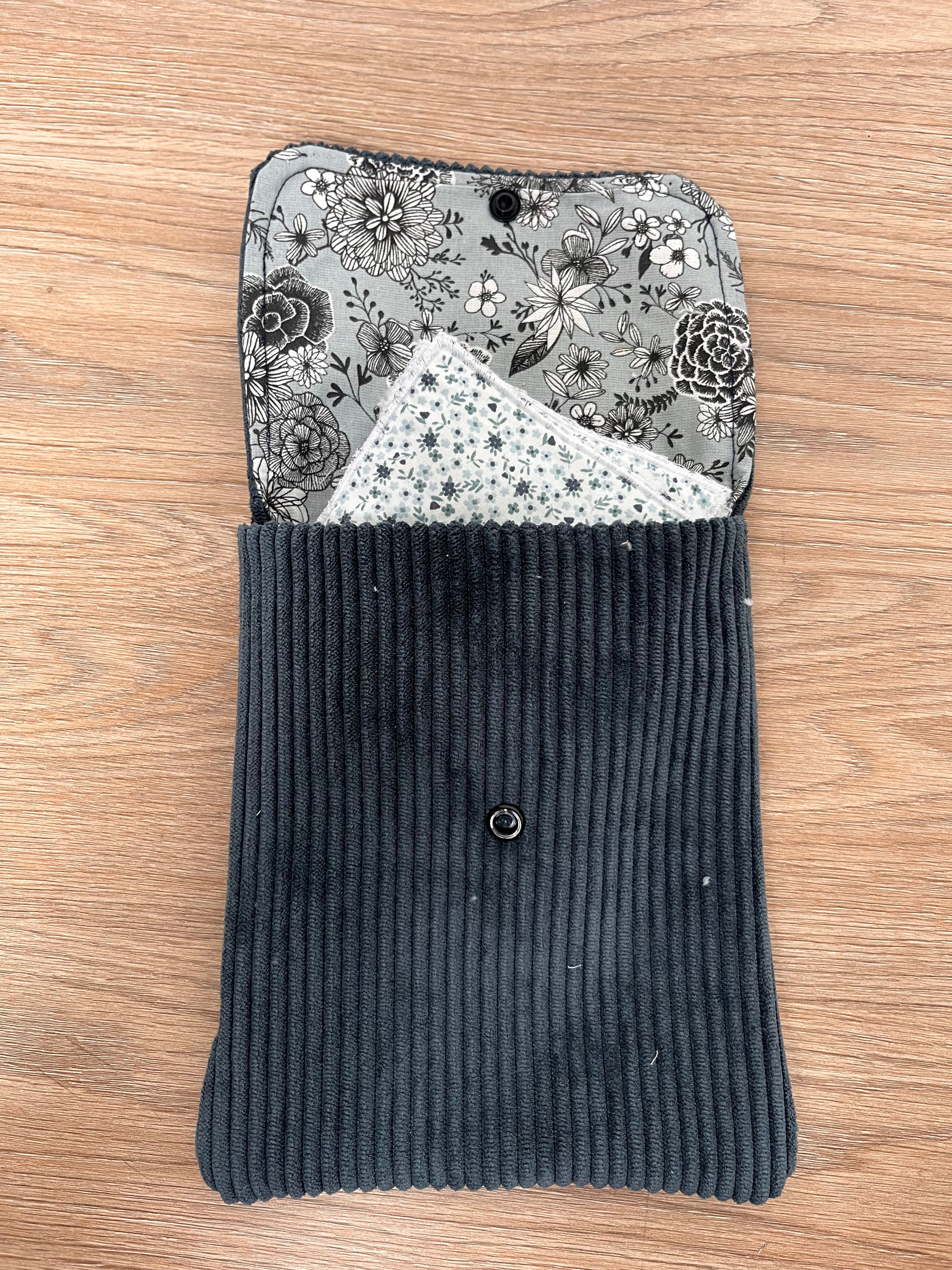 Pochette à lingettes démaquillantes